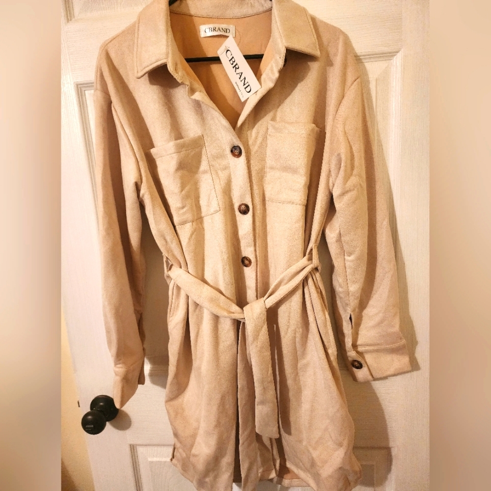 Button down jacket with sash